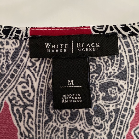 Beautiful top - Picture 3 of 4